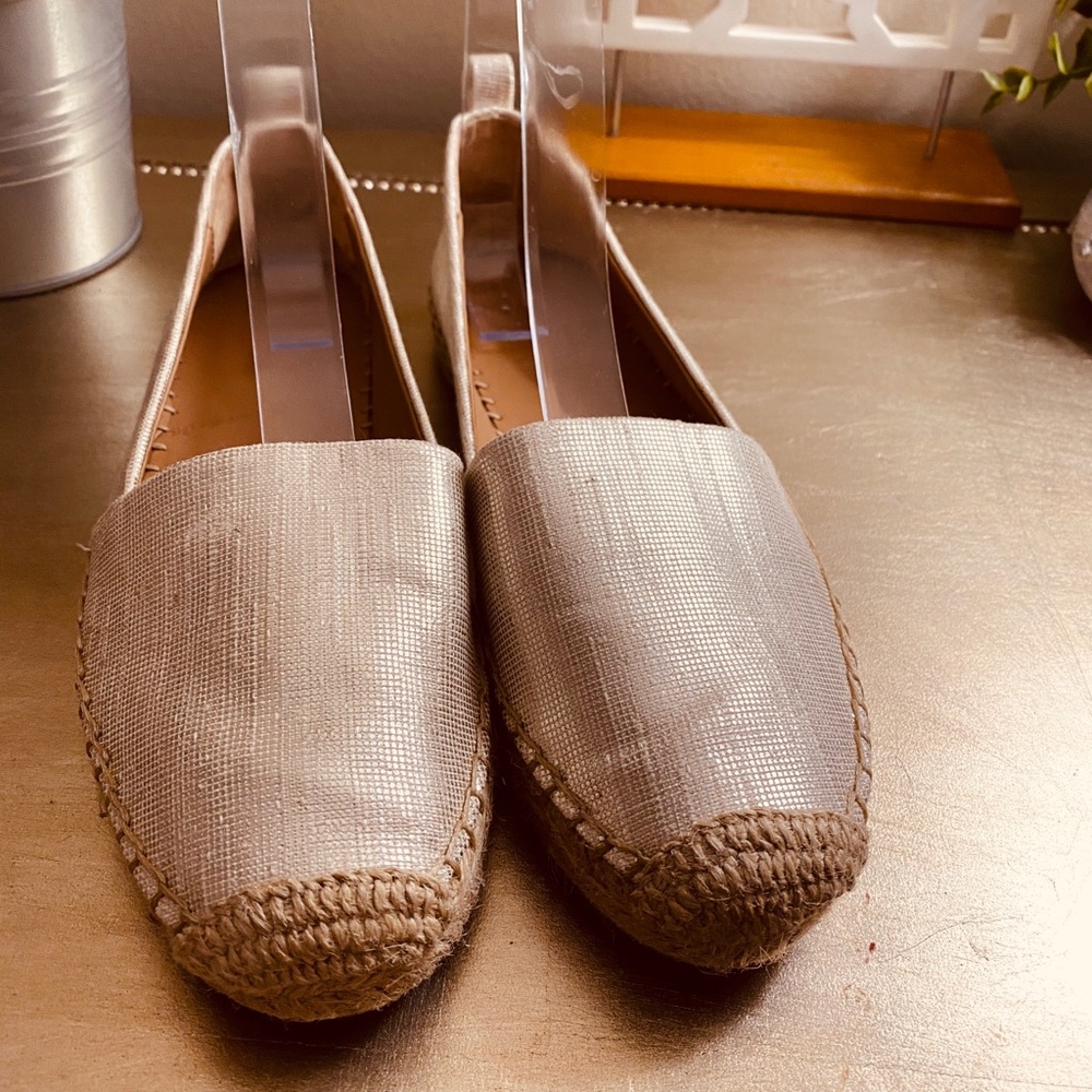 MARC FISHER METALLIC ESPADRILLE
